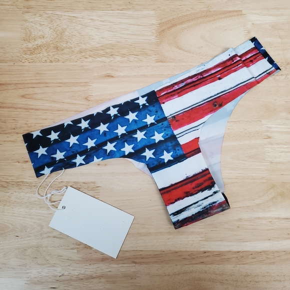 Don't Blow the Illusion Amara Bikini Bottoms - Picture 2 of 7